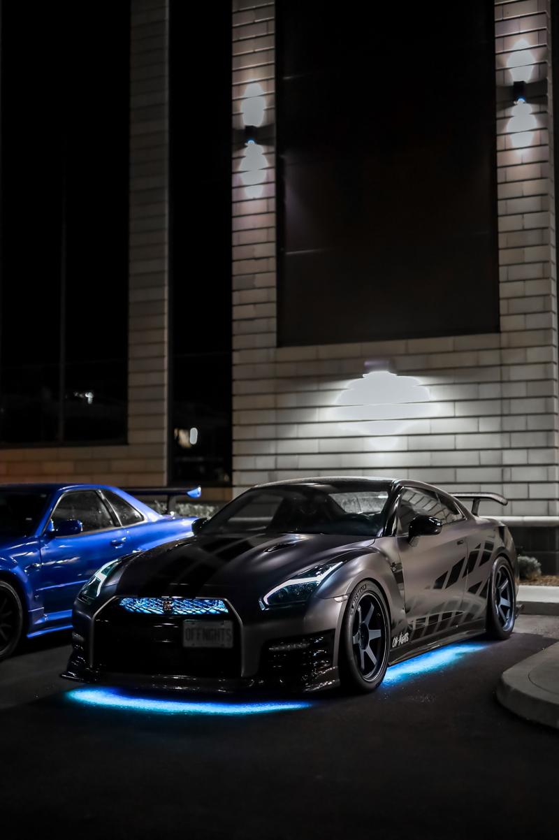 Night finish on a dark sports car